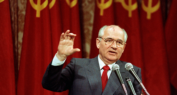 Gorbatjov håller tal.