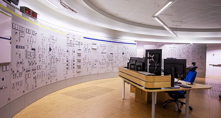 Ett kontrollrum i kärnkraftverket.