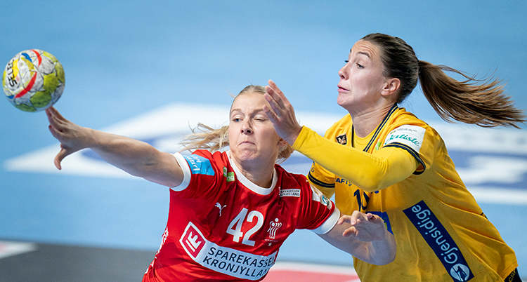 EM kvindehåndbold: Danmark - Sverige i Dvorana Zlatorog i Celje