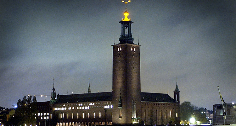 Stockholms Stadshus har fått ny fasadbelysning.