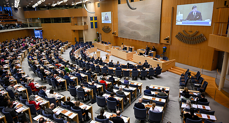 Den stora salen i Sveriges riksdag där politikerna sitter.
