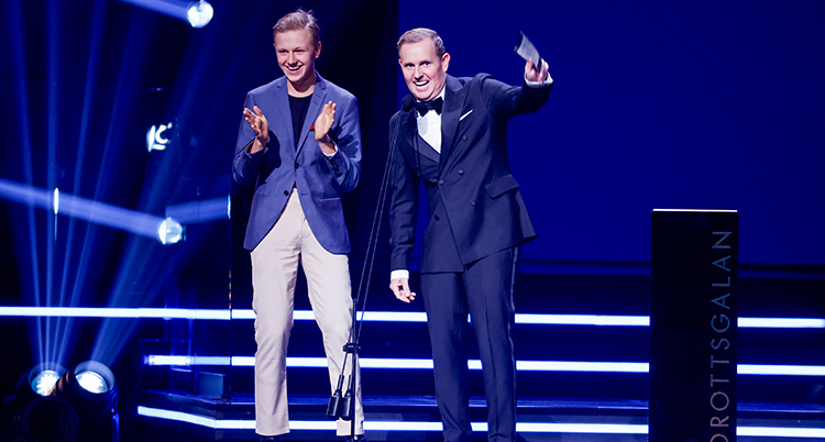 Viggo och Måns på scenen på Idrottsgalan.