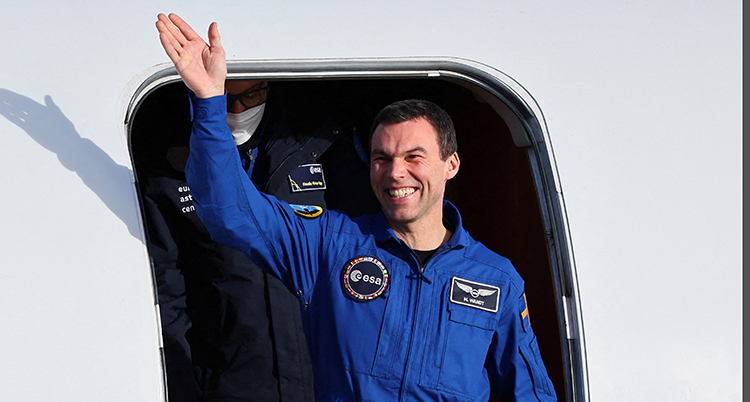 Swedish ESA astronaut Wandt arrives from ISS in Wahn