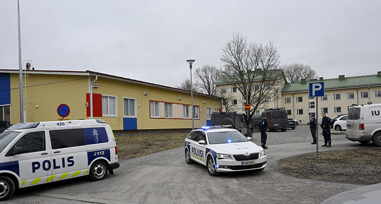 Ampumavälikohtaus Viertolan koululla Vantaalla