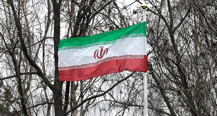 Irans flagga på en flaggstång.