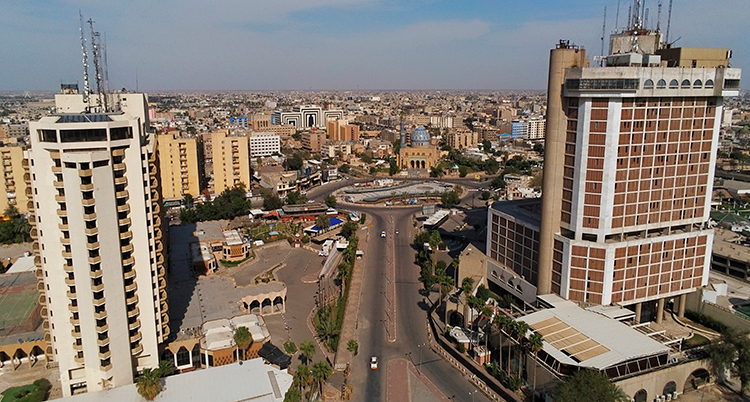 En bild som visar hus och gator i staden Bagdad.