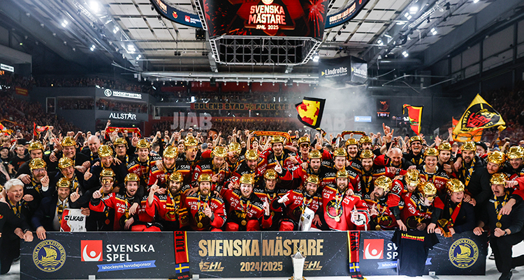 Glada spelare och ledare.
