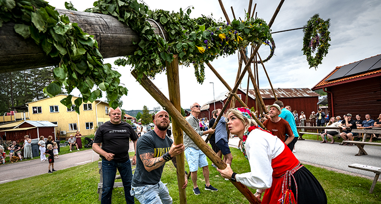 MIDSOMMARFIRANDE DALARNA 2025