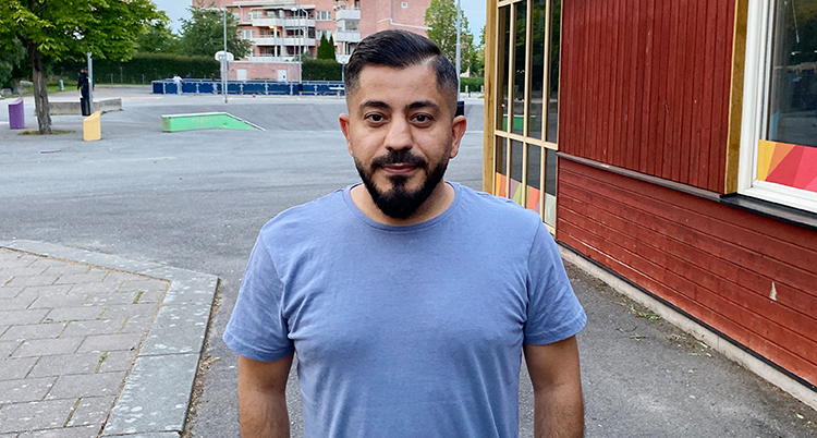 Fritidsledare Abdulrahman Ibrahim Muhammed på fritidsgården i Vivalla