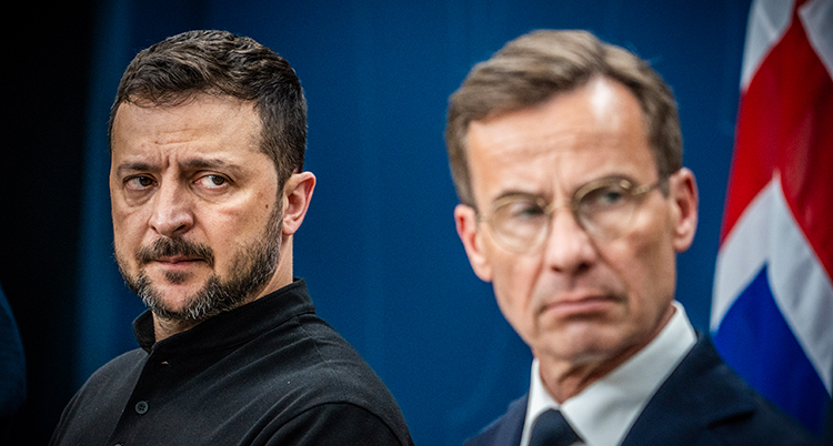 Zelenskyj bredvid Kristersson.