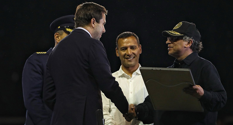 BENJAMIN DOUSA COLOMBIA