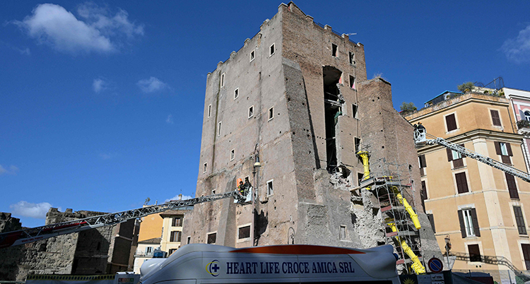 ITALY-ACCIDENT-MONUMENT