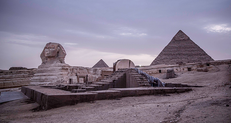 Sfinxen och pyramiderna i Giza i Egypten.