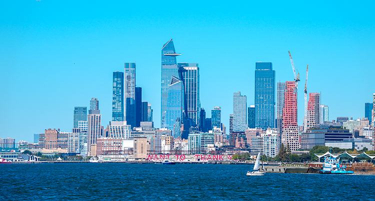Väldigt höga hus på ön Manhattan i staden New York.