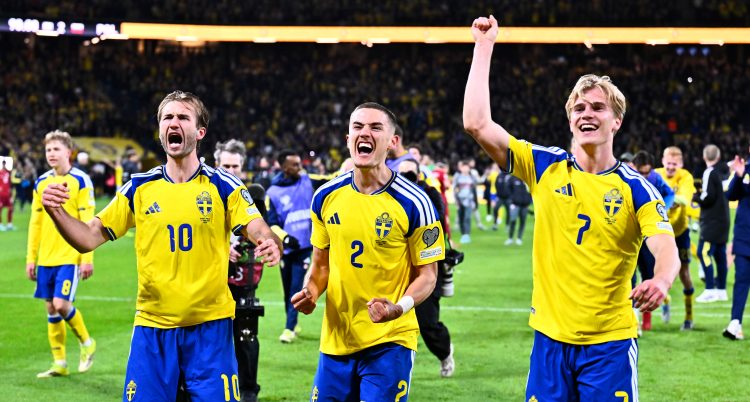 De är glada efter en match.