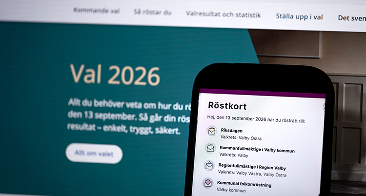 En mobil visar ett röstkort med text.